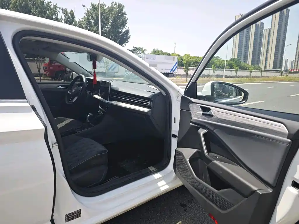 Volkswagen Sagitar фото 11