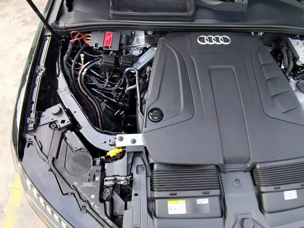 Audi Q7 фото 8