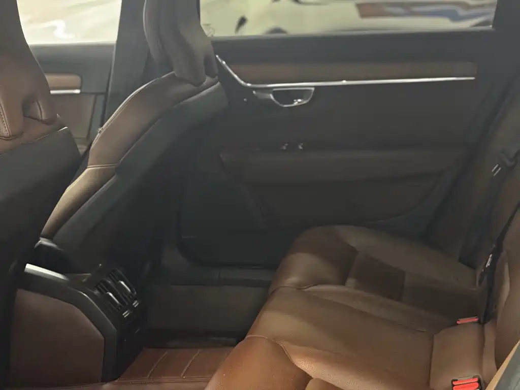 Volvo S90 фото 8