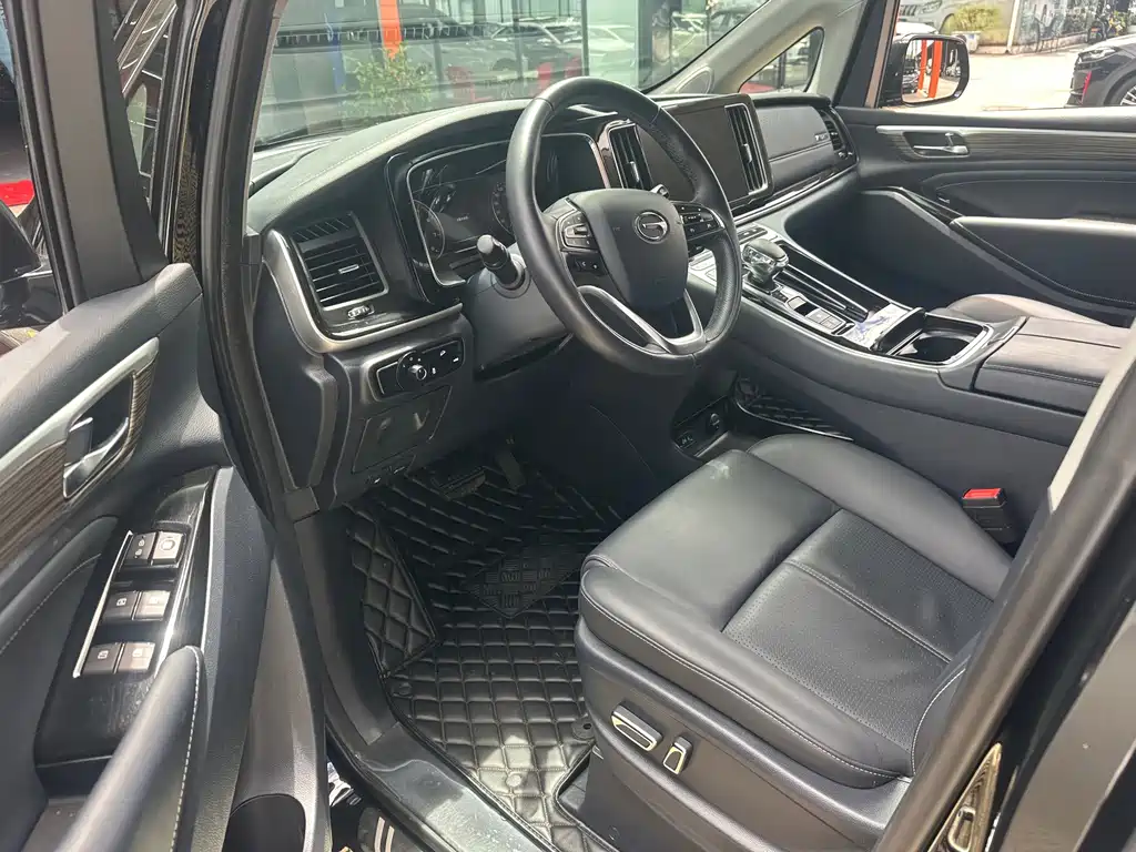 GAC Trumpchi M8 фото 4