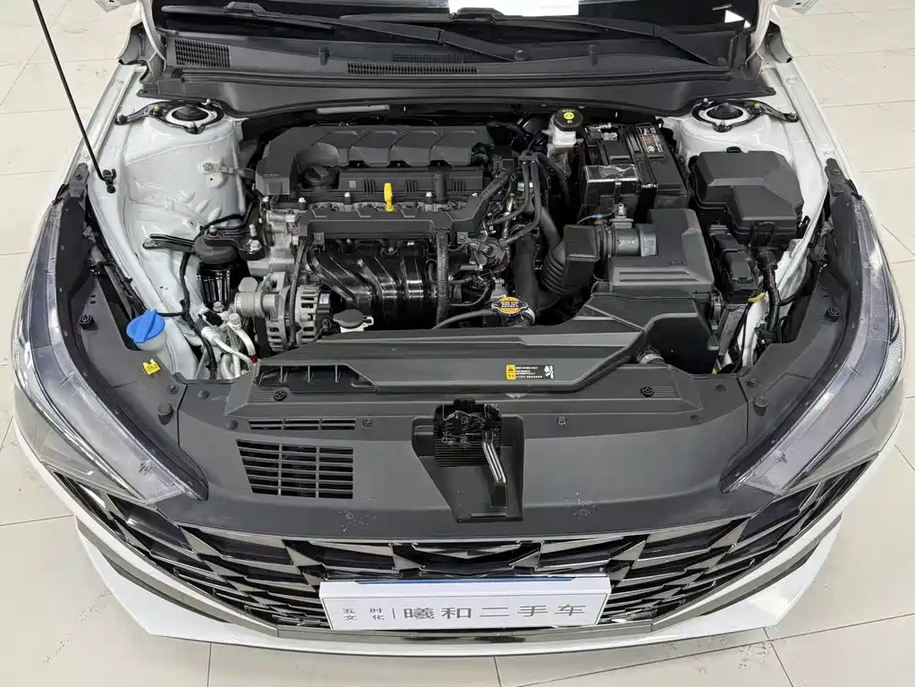 Hyundai Elantra фото 9