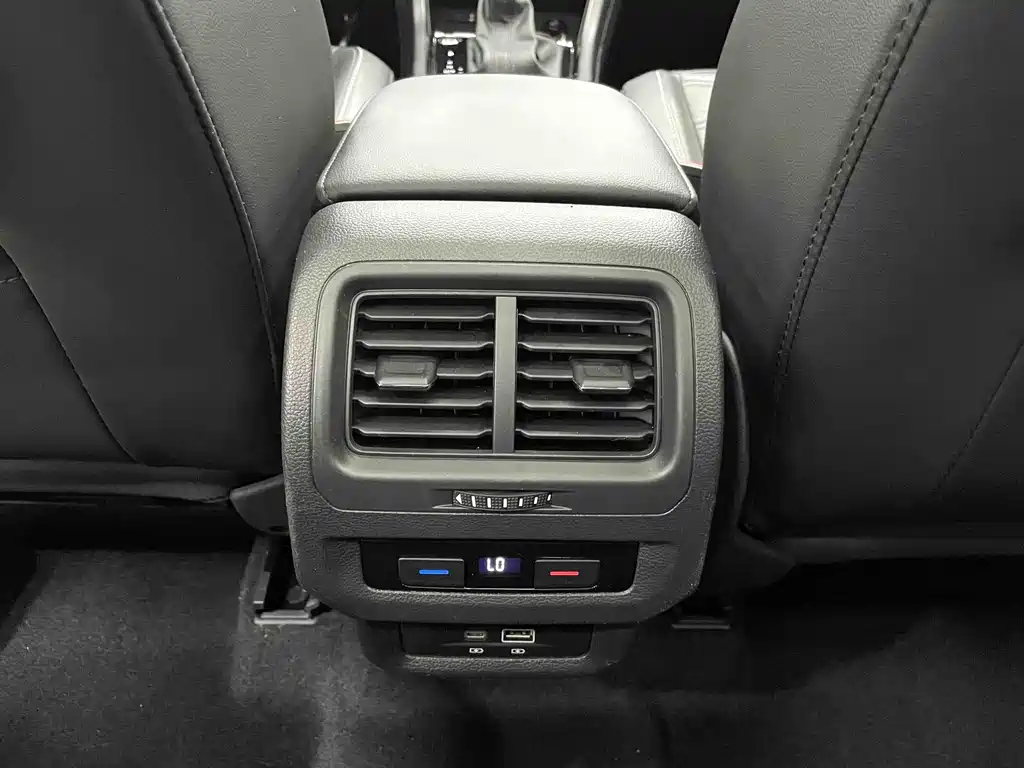 Volkswagen Touran фото 11
