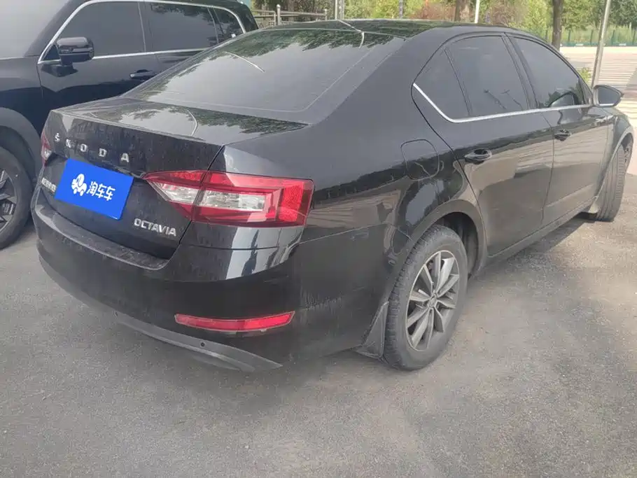 Skoda Octavia фото 3