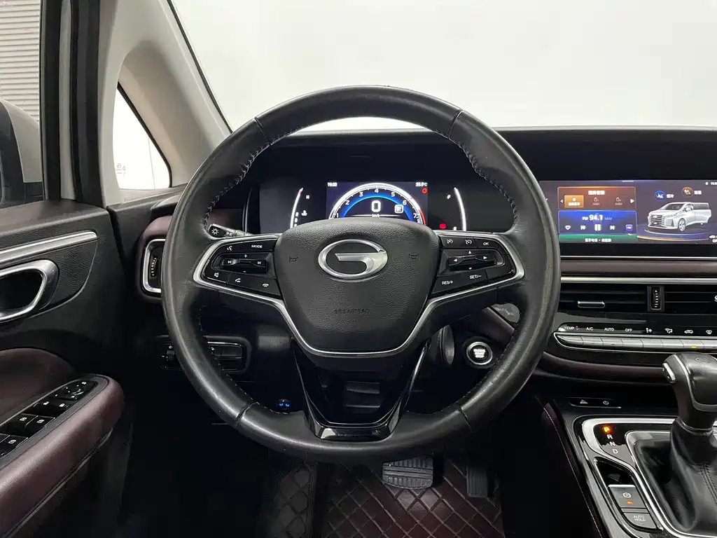 GAC Trumpchi M6 фото 5