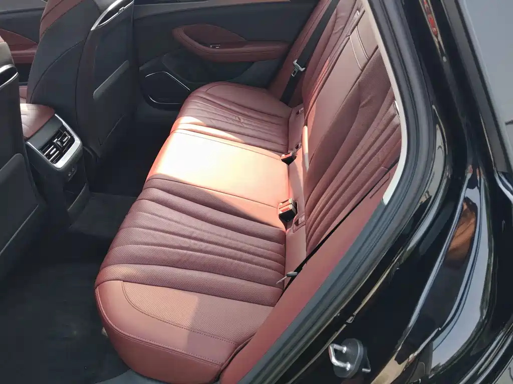 Hongqi H5 фото 9