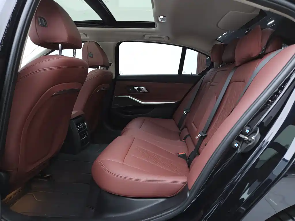 BMW 3 Series фото 9