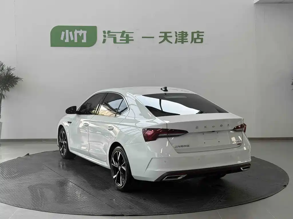 Skoda Octavia фото 4