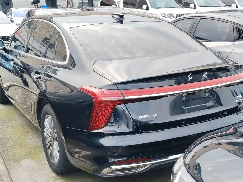 Hongqi H5 фото 10