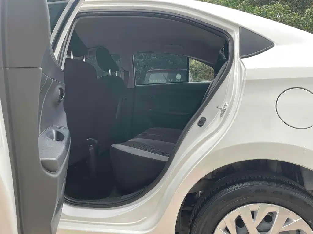 Toyota Vios фото 9