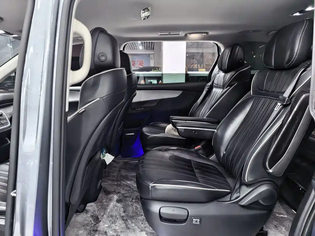 Roewe iMAX8 фото 8
