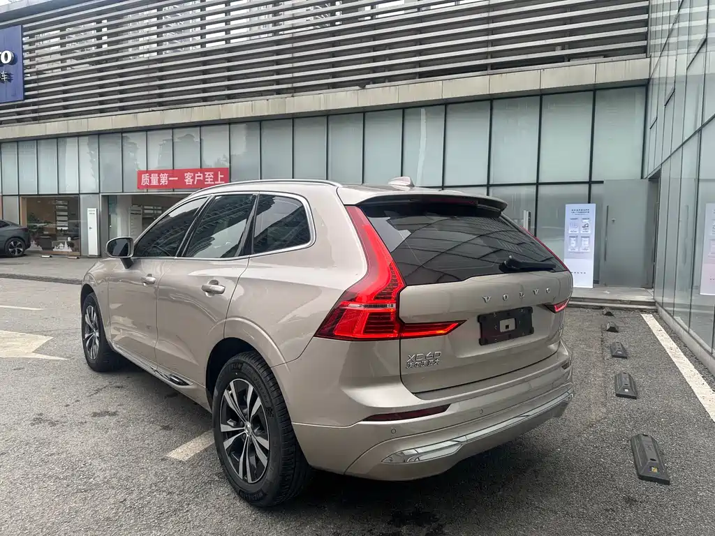 Volvo XC60 фото 6