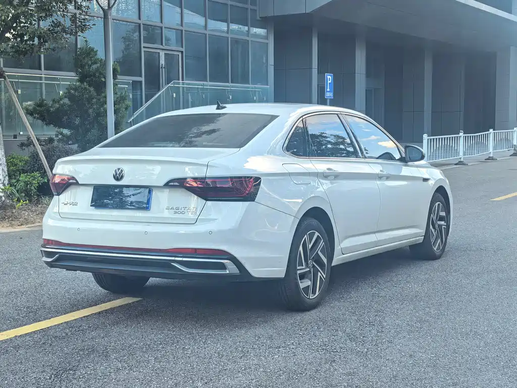 Volkswagen Sagitar фото 4