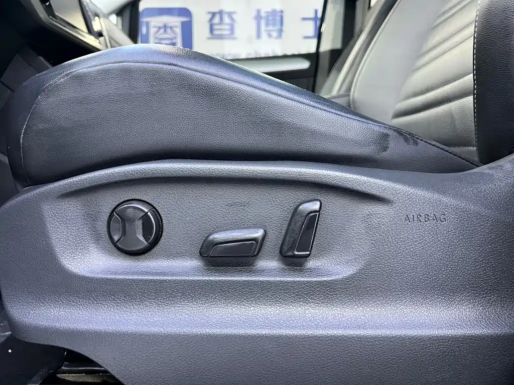 Volkswagen Touran фото 6