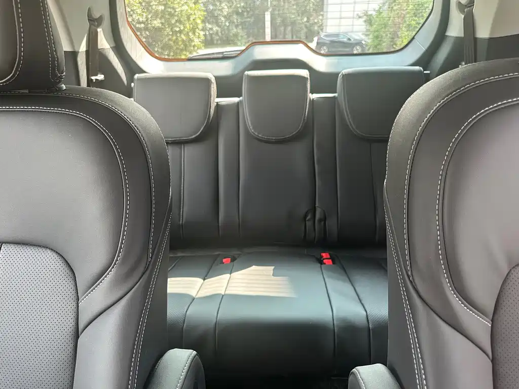 GAC Trumpchi M6 фото 11