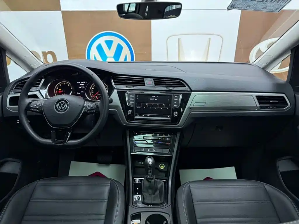Volkswagen Touran фото 10