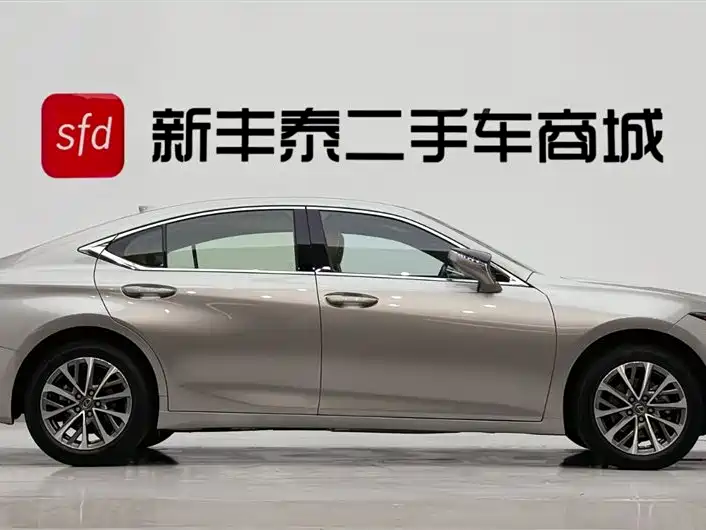 Lexus ES фото 3