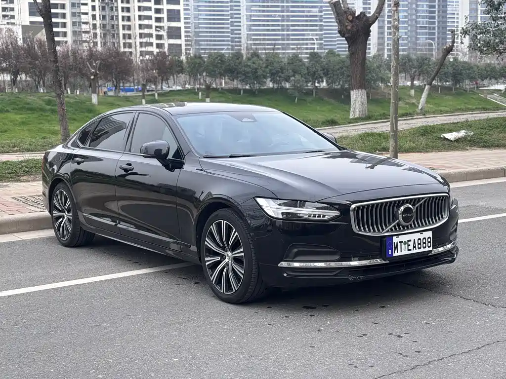 Volvo S90 фото 3