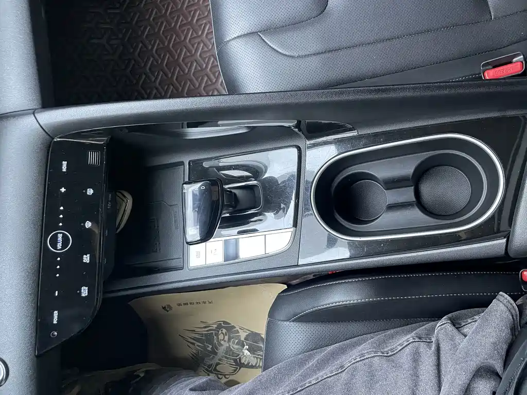 Hyundai Elantra фото 11