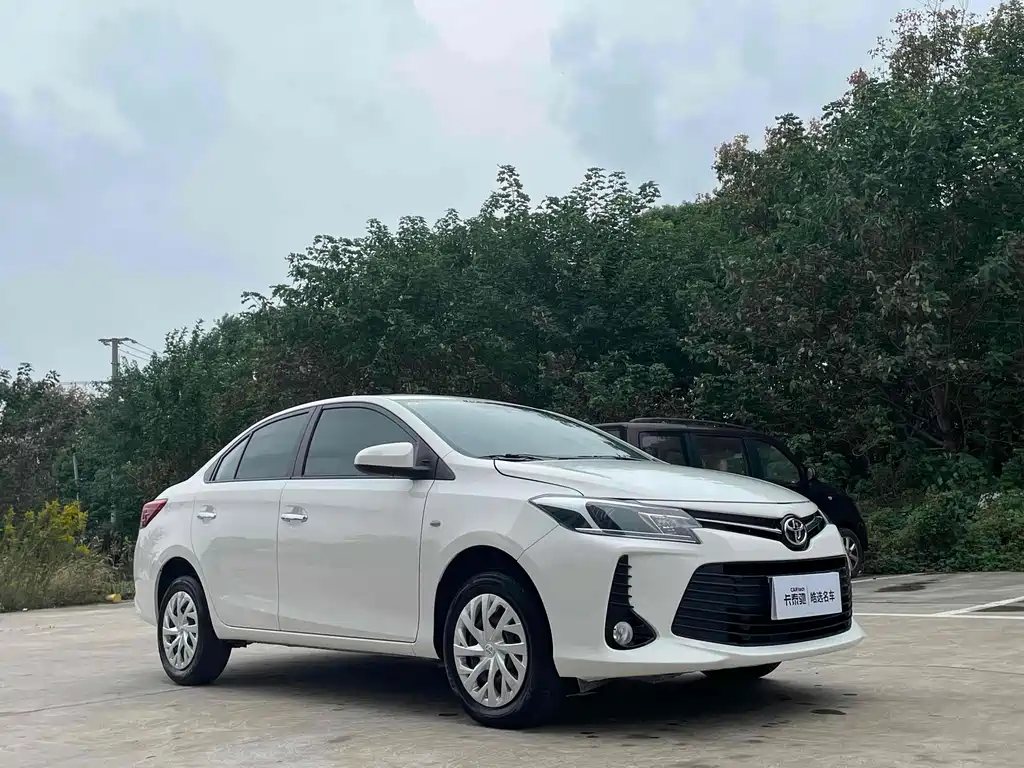 Toyota Vios фото 3