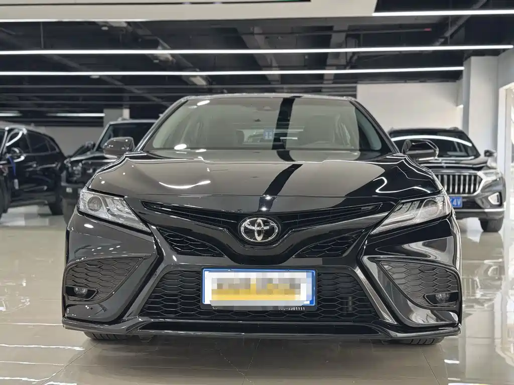 Toyota Camry фото 2