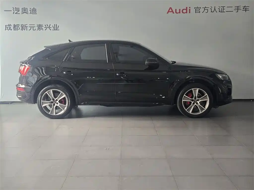 Audi Q5L Sportback фото 3