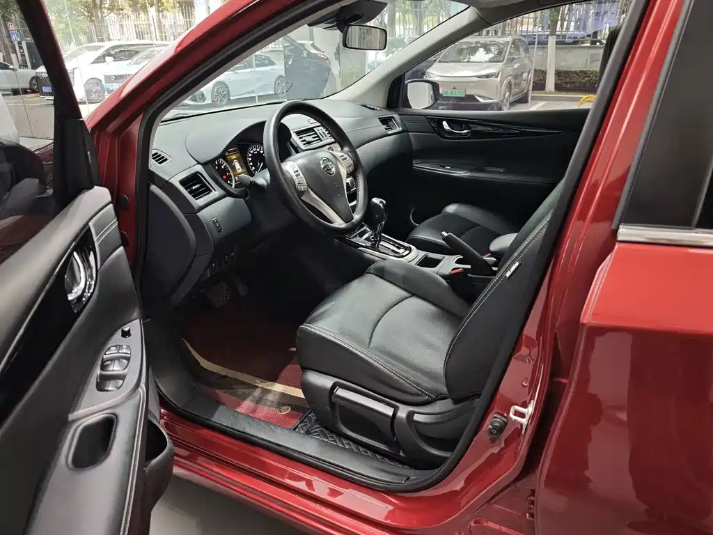 Nissan TIIDA фото 7