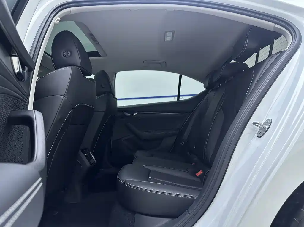 Skoda Octavia фото 9