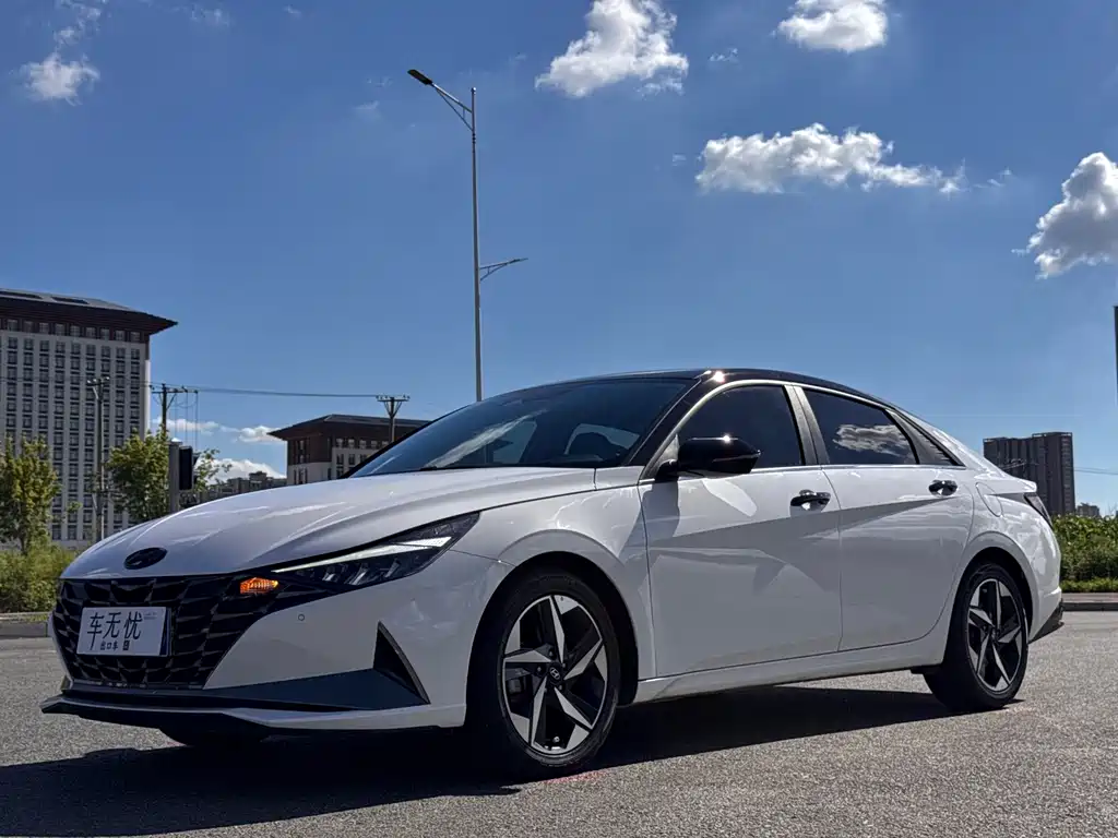 Hyundai Elantra фото 7