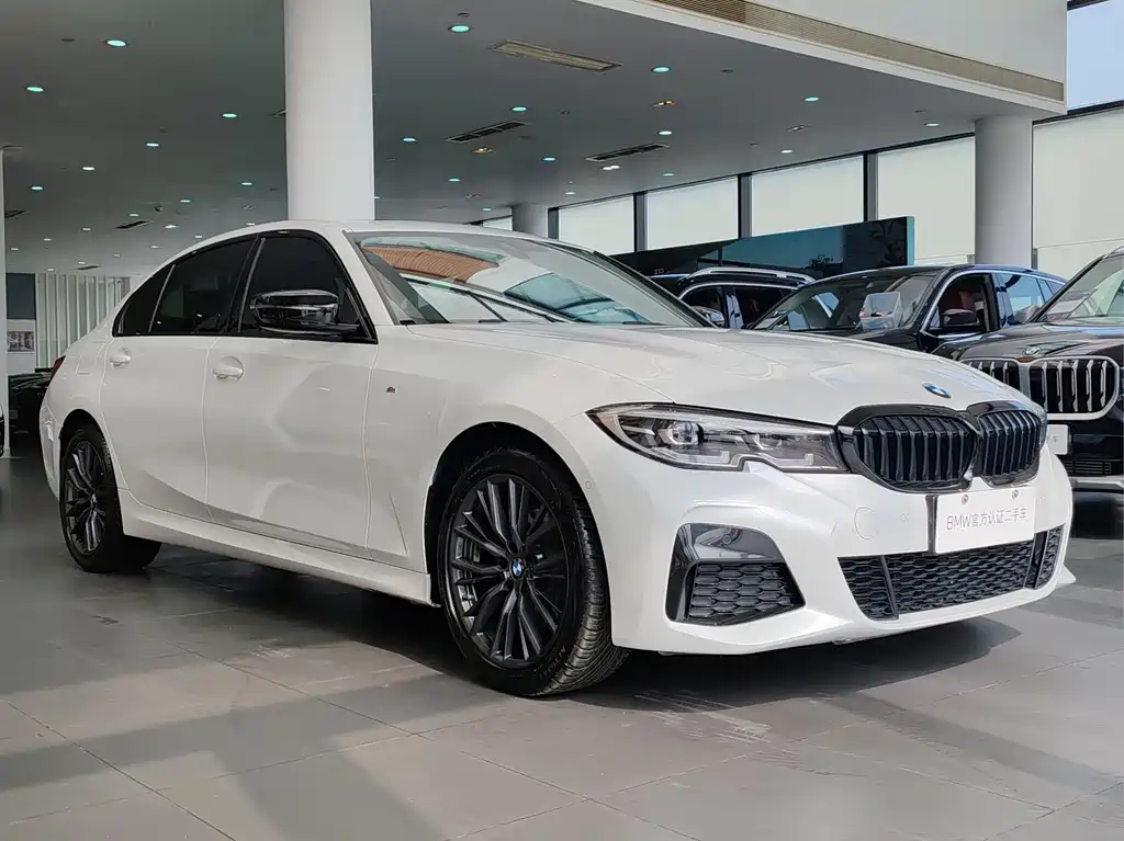 BMW 3 Series фото 4