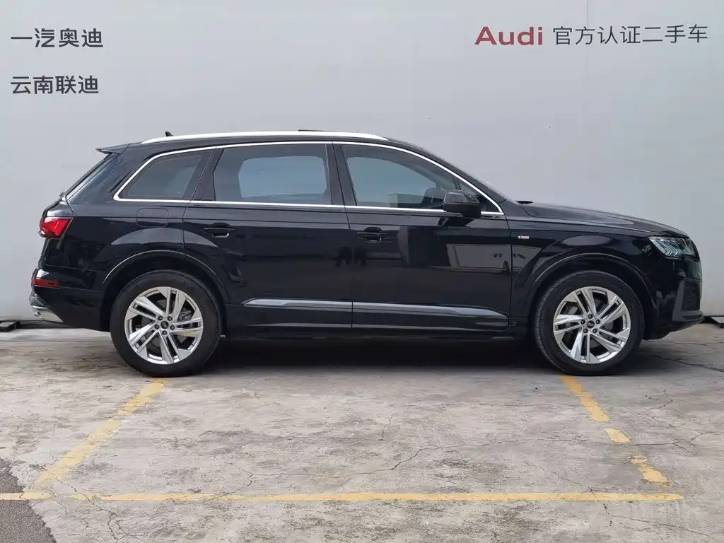 Audi Q7 фото 4