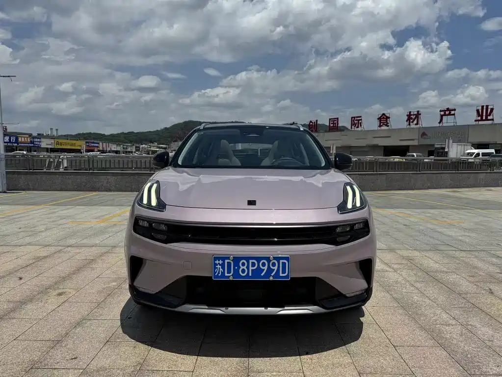 Lynk & Co 06 фото 2