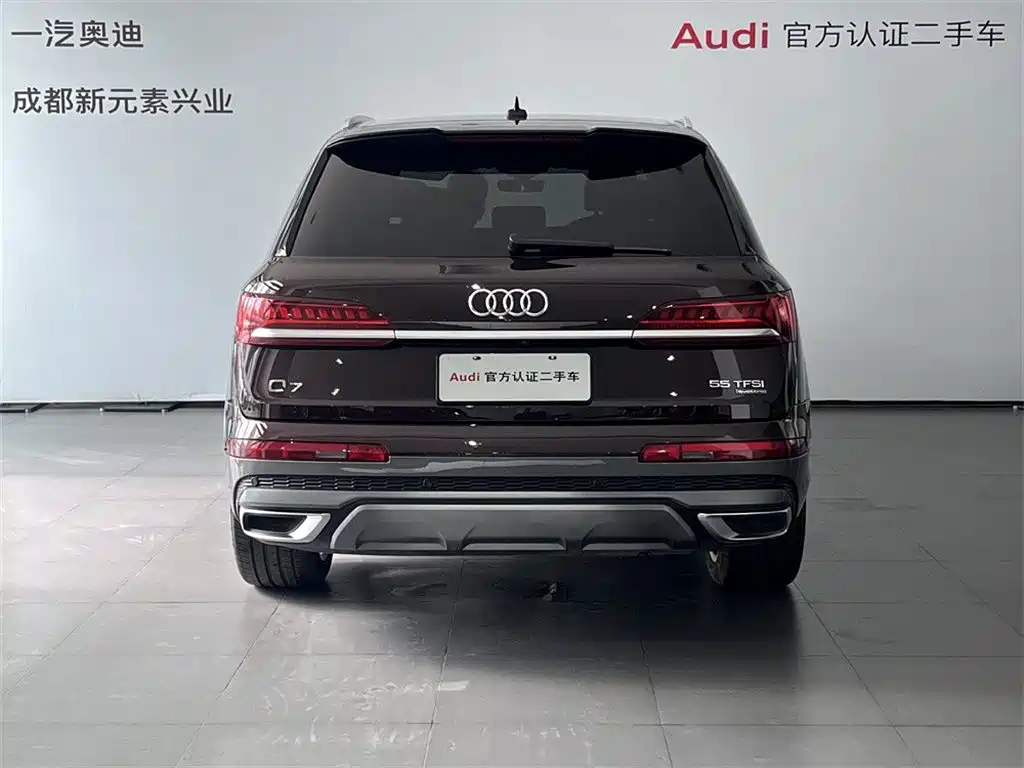Audi Q7 фото 5