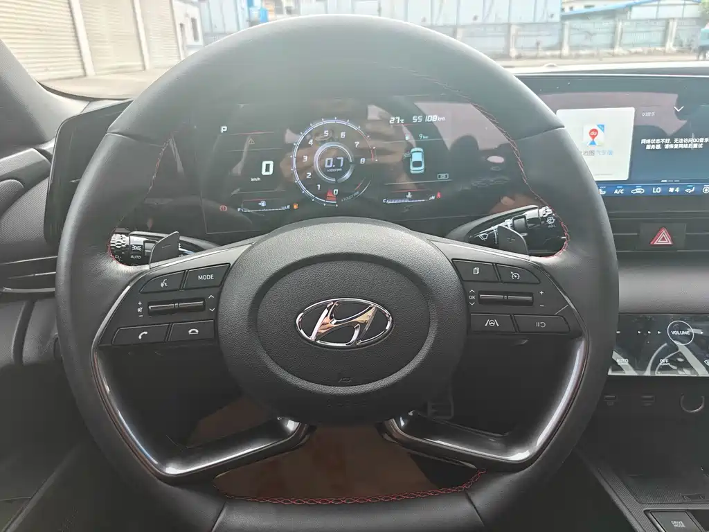 Hyundai Elantra фото 9
