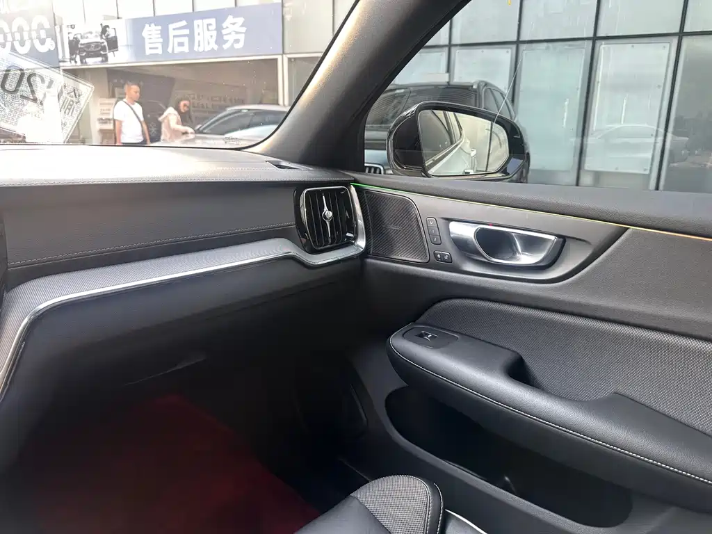 Volvo S60 фото 11