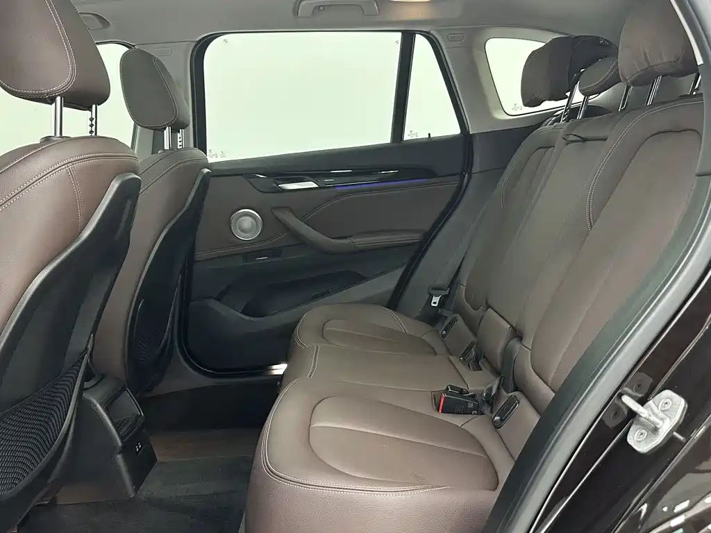 BMW X1 фото 7