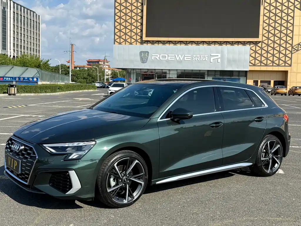 Audi A3 2023 — фото автомобиля