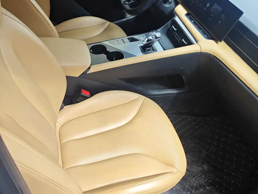 Roewe RX5 фото 10