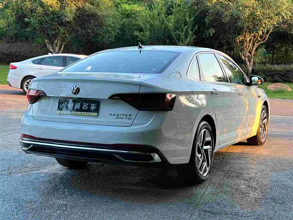 Volkswagen Sagitar фото 8
