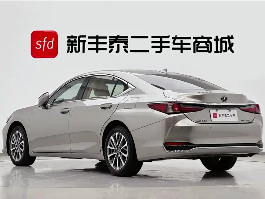 Lexus ES фото 6