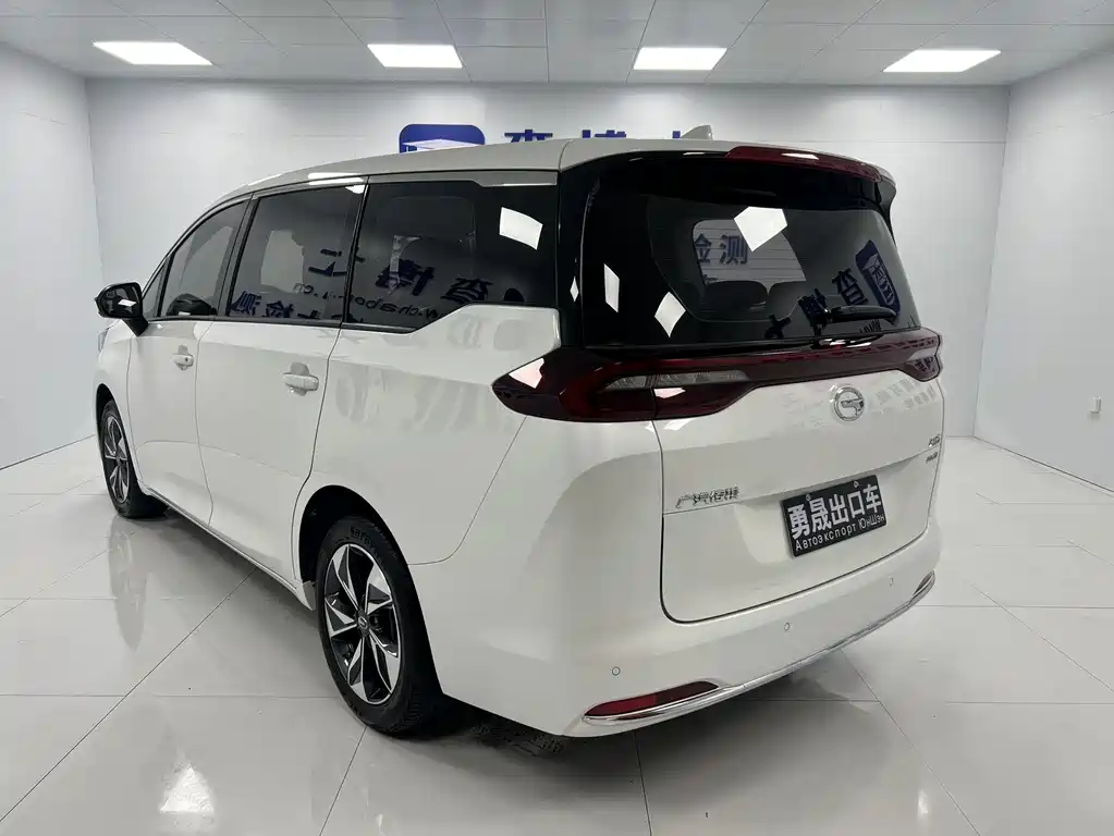 GAC Trumpchi M6 фото 4
