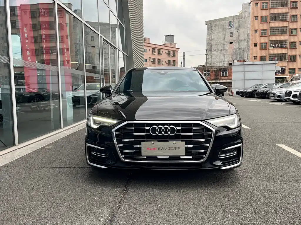 Audi A6L фото 2