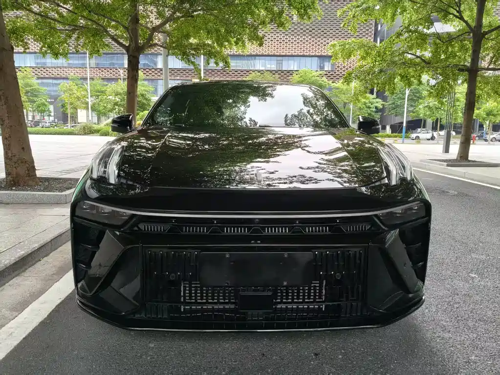 Lynk & Co 03 фото 2