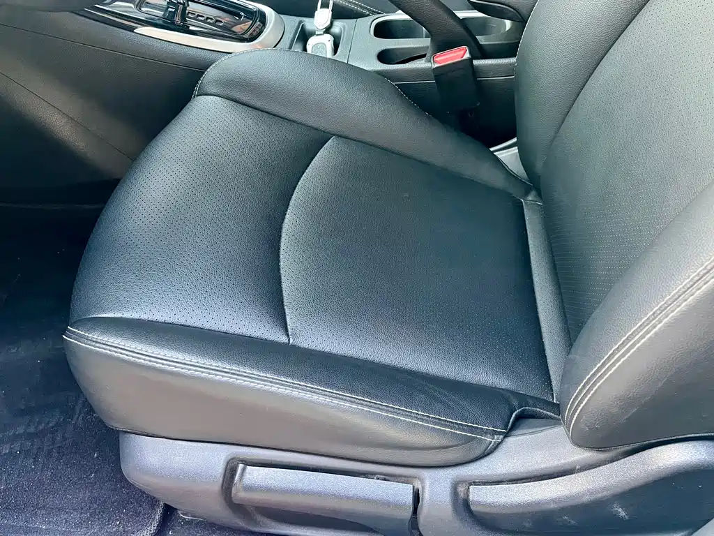 Nissan TIIDA фото 8