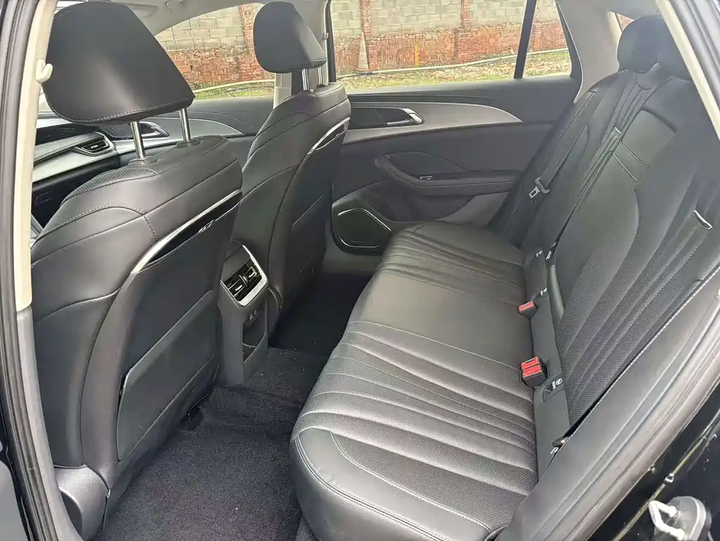 Hongqi H5 фото 9